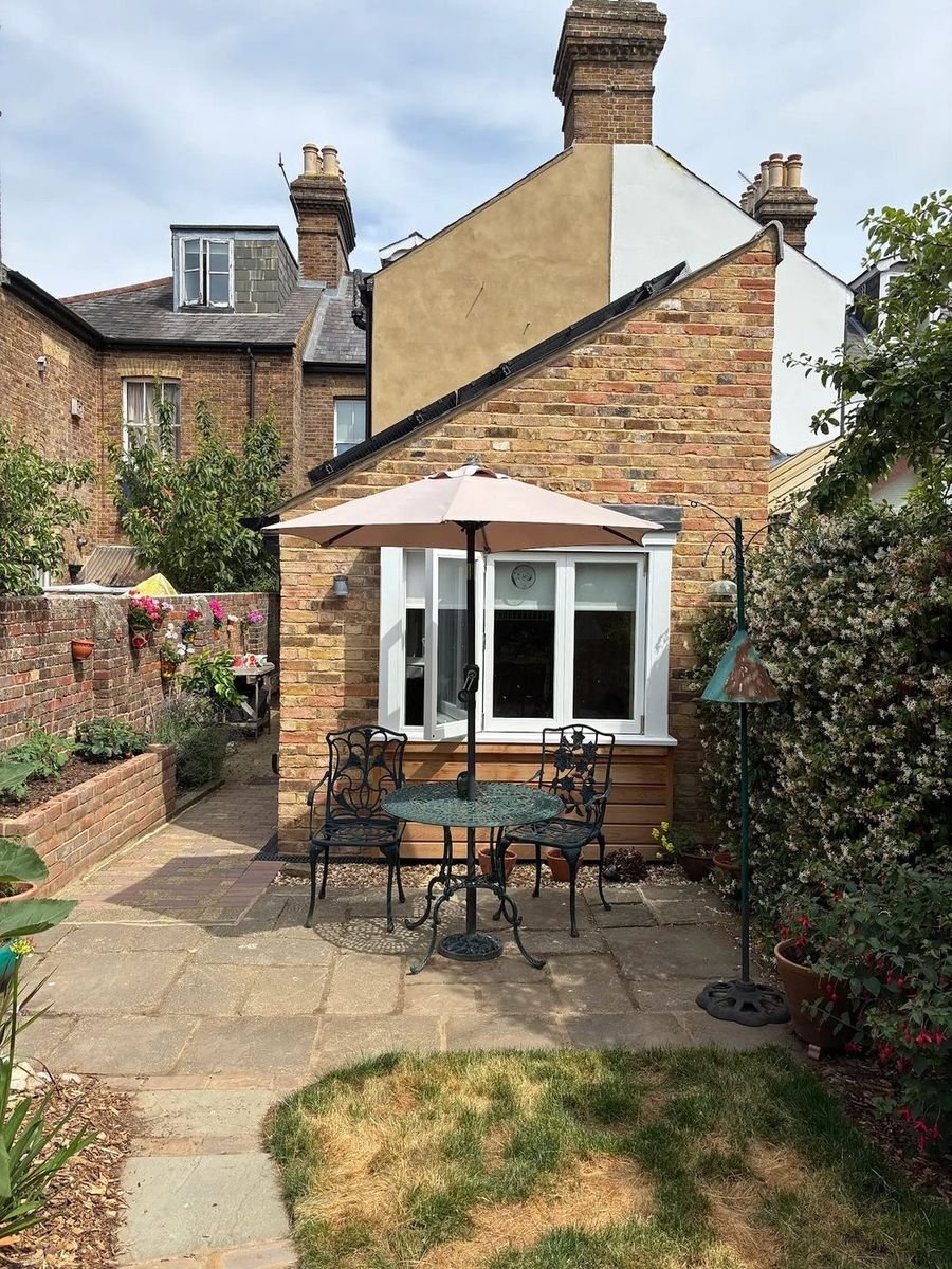 Kitchen and conservatory by W. Pocock & Sons, photographed by Julia Munro